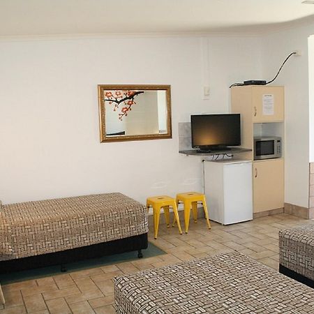 Central Motel Gin Gin Экстерьер фото