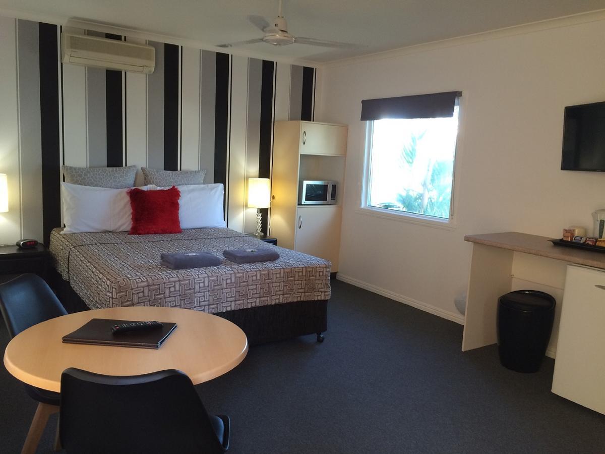Central Motel Gin Gin Экстерьер фото