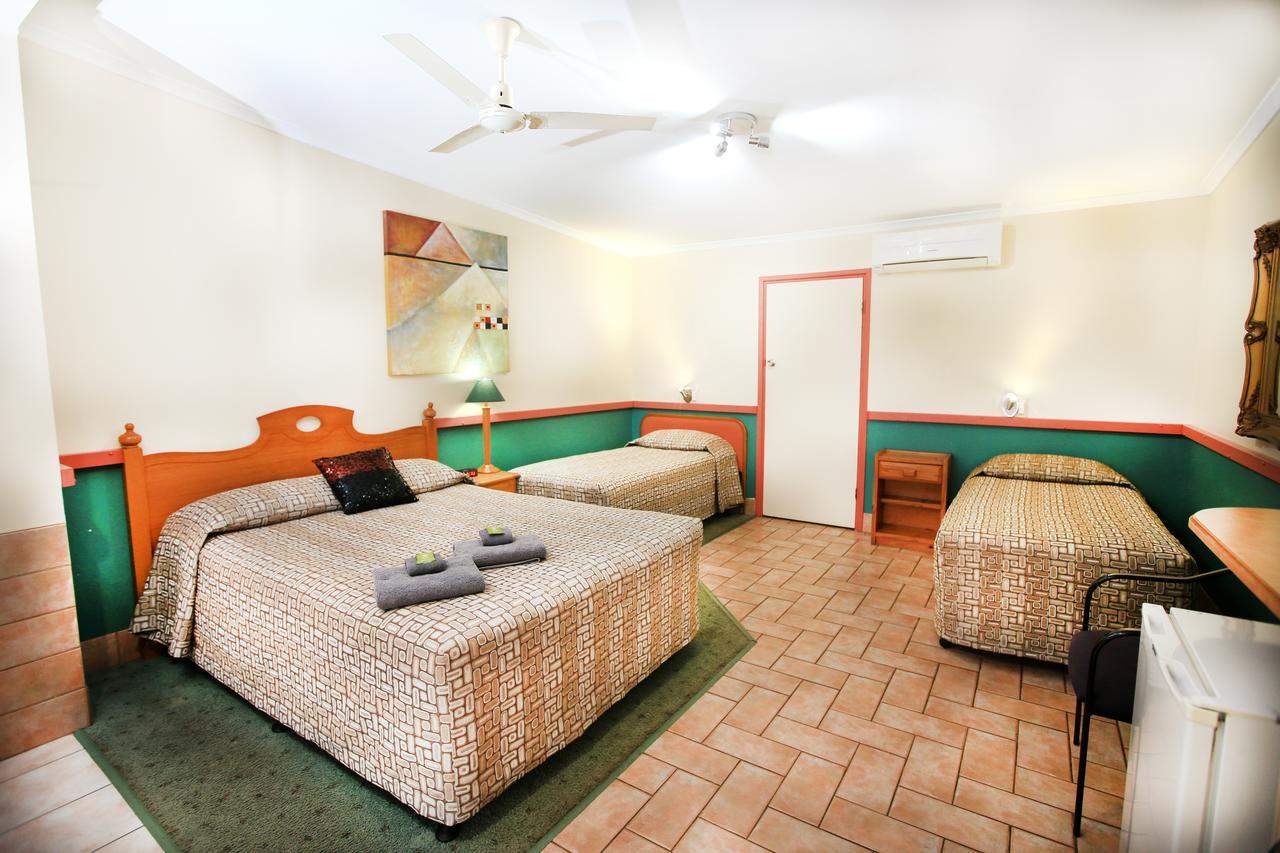 Central Motel Gin Gin Экстерьер фото