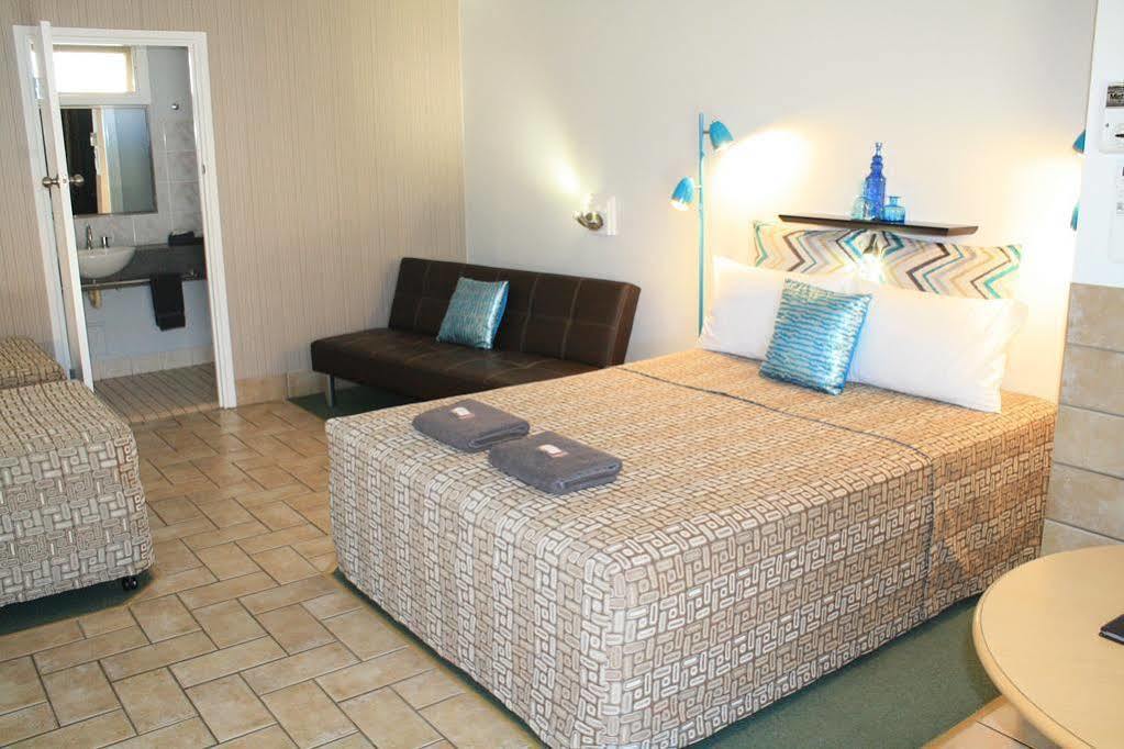 Central Motel Gin Gin Экстерьер фото