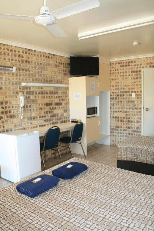Central Motel Gin Gin Экстерьер фото