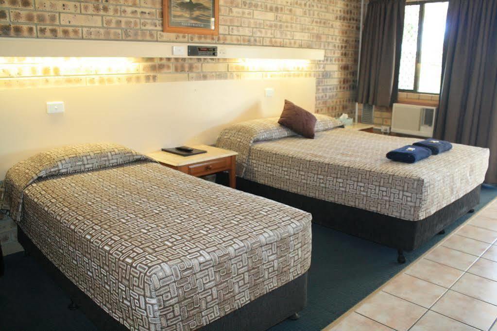 Central Motel Gin Gin Экстерьер фото